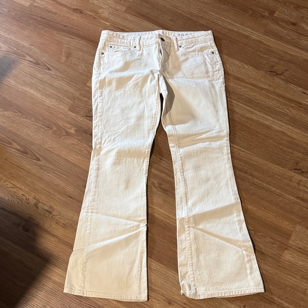 GAP Women's Flare Jeans in Cream